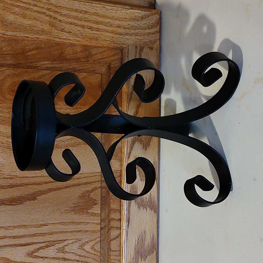 🌺3/$25🌺Black metal candle holder